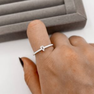 Anel meia aliança com zircônia gota 5mm