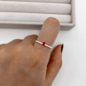 Anel meia aliança prata 925 com zircônia